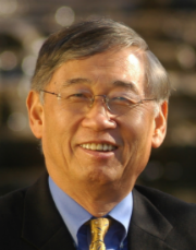 Headshot of Ik-Whan Kwon