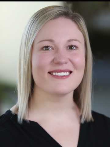 Headshot of Amanda MeikleJohn